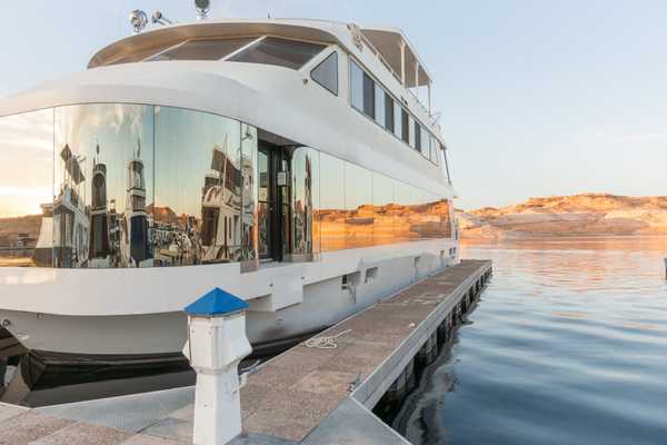 In the Market to Buy a Houseboat? Here’s What You Need to Consider