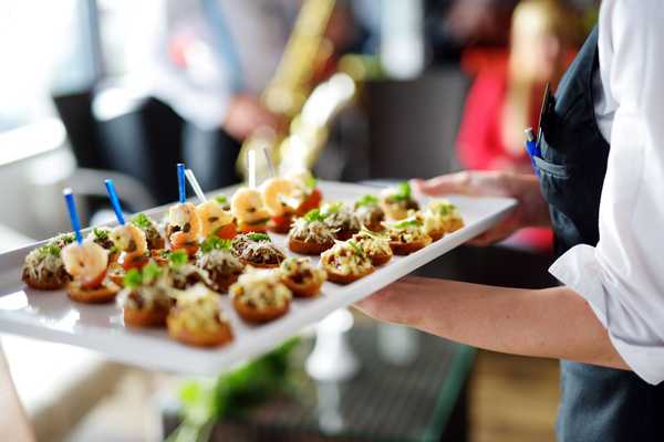 5 Tips for Hiring a Local Catering Company